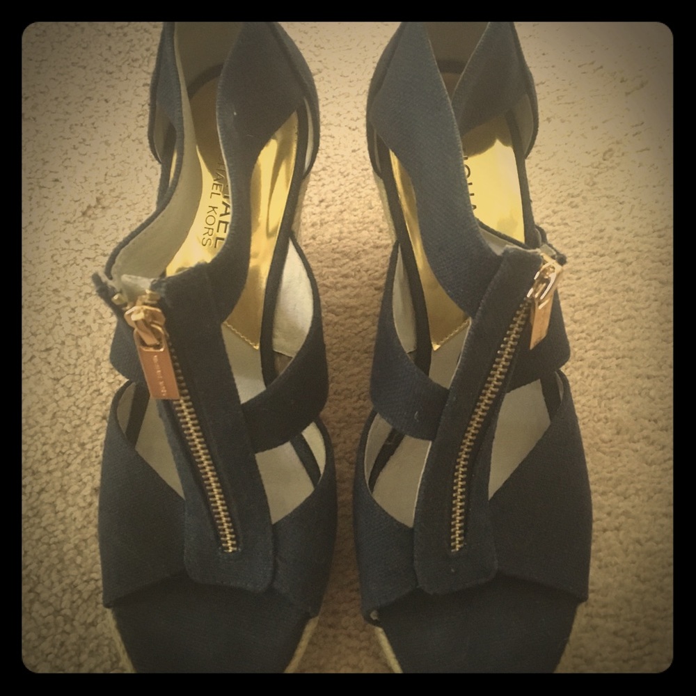 Michael kors navy gold canvas Damita wedges 7